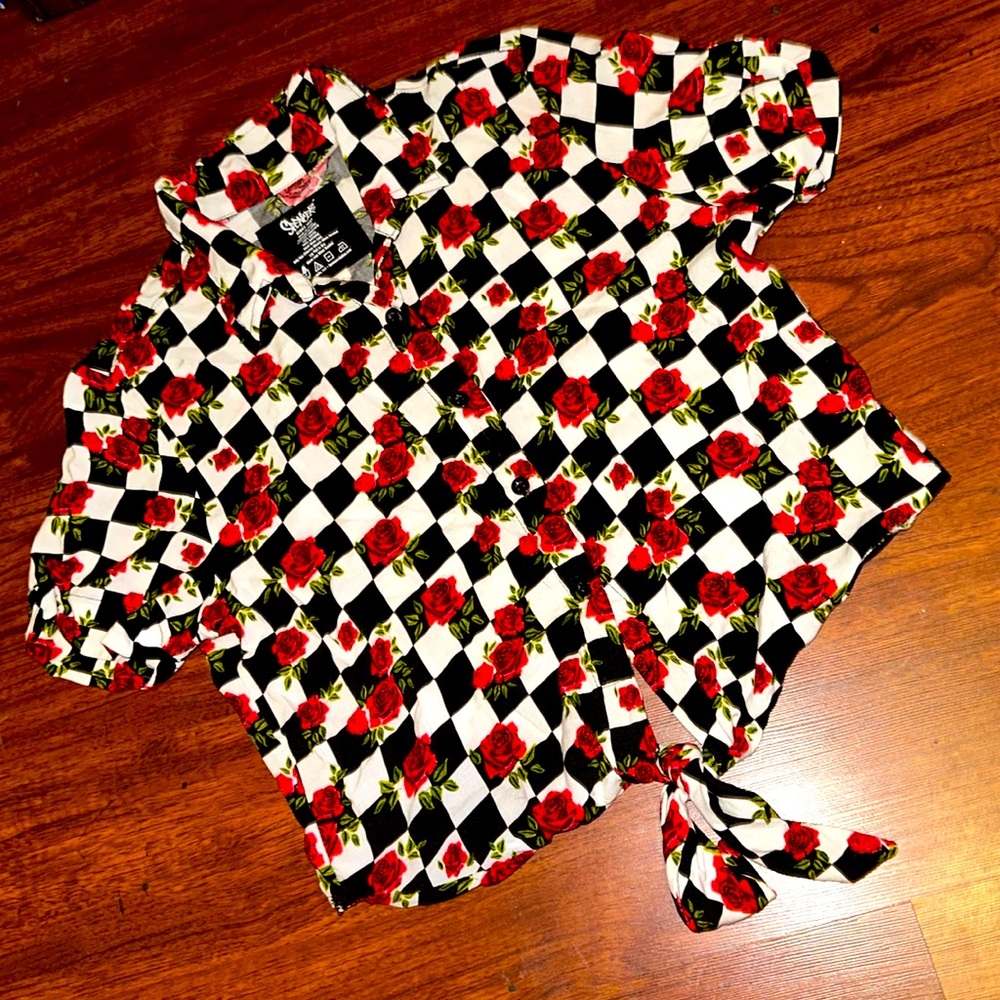 Spencer’s black and white checkered with red roses button down trip size medium